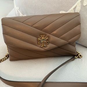 Kira Chevron Chain Wallet